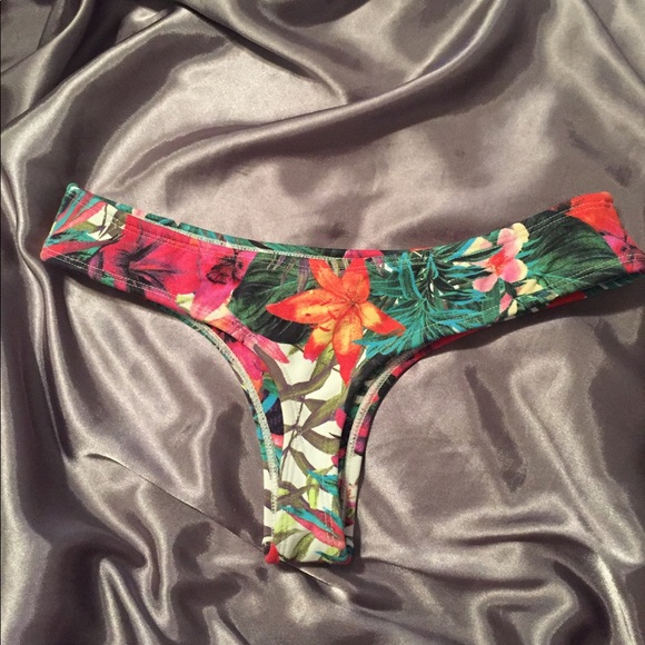 TRADED Small Midori Whale tale bikini bottom - Picture 2 of 5